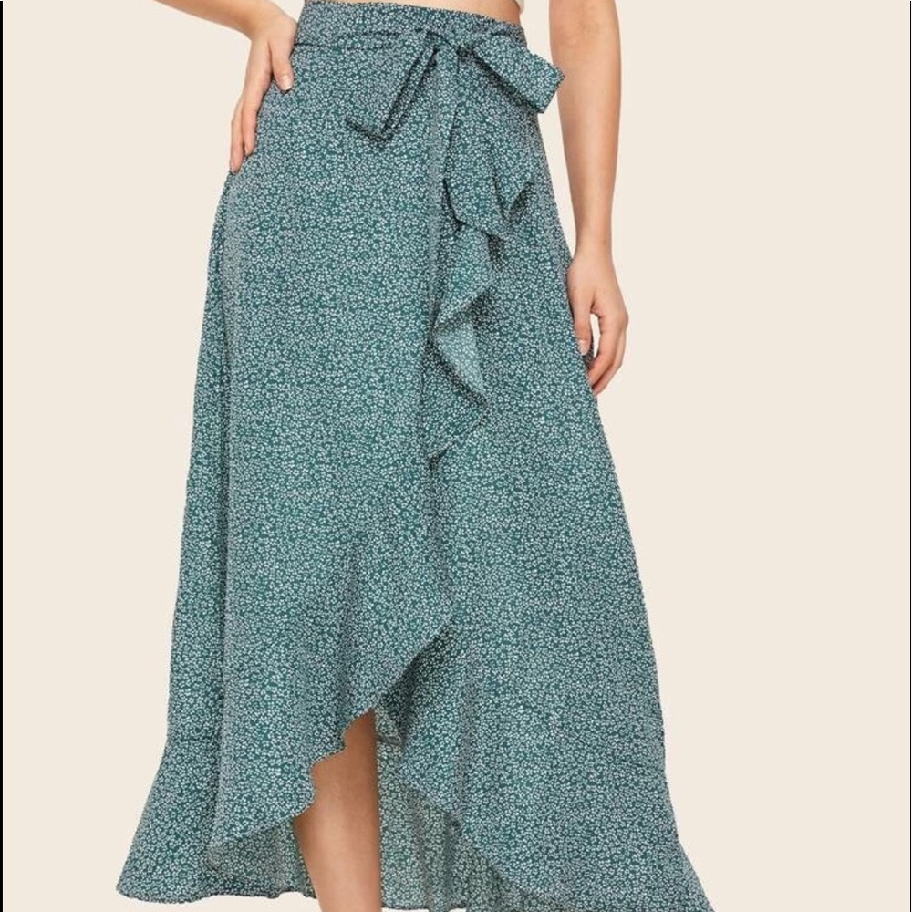 Skirt - Picture 3 of 3